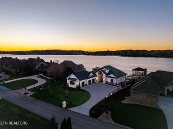 3742 Promontory Point, Louisville, TN 37777
