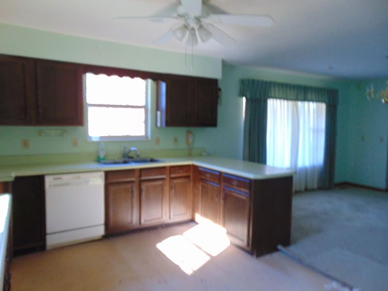 3744 Sugar Grove Valley Rd, Harriman, TN 37748
