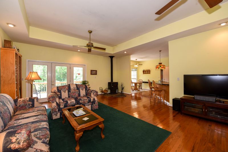 3745 Fox Creek Rd, Louisville, TN 37777