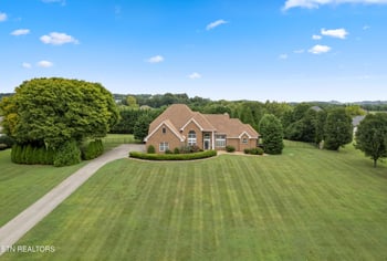 3746 Jackson Bend Dr, Louisville, TN 37777