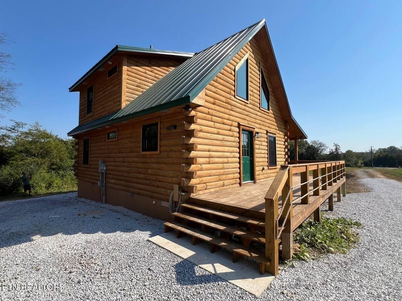 375 County Road 401, Madisonville, TN 37354