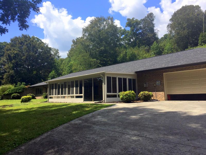 375 Hubbard Rd, Loudon, TN 37774