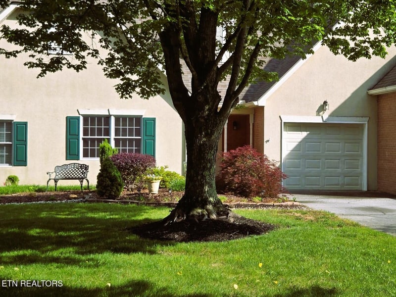375 Paine Lake Dr, Sevierville, TN 37862