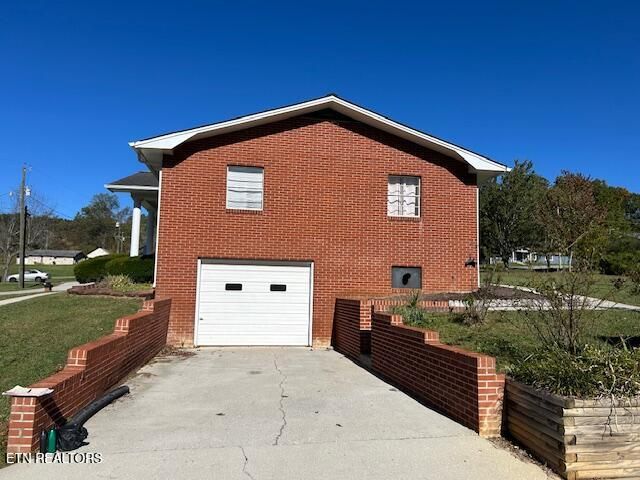 375 Russell Dr, Maynardville, TN 37807