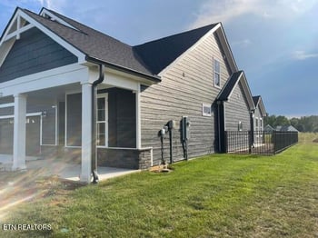 375 Trillium Tr, Lenoir City, TN 37771