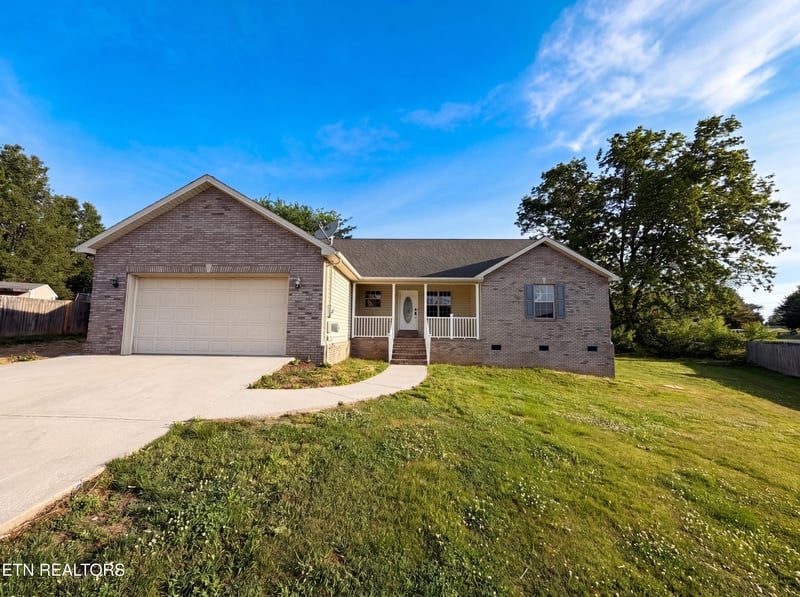 375 Walnut Ln, Corryton, TN 37721