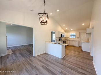 375 Walnut Ln, Corryton, TN 37721