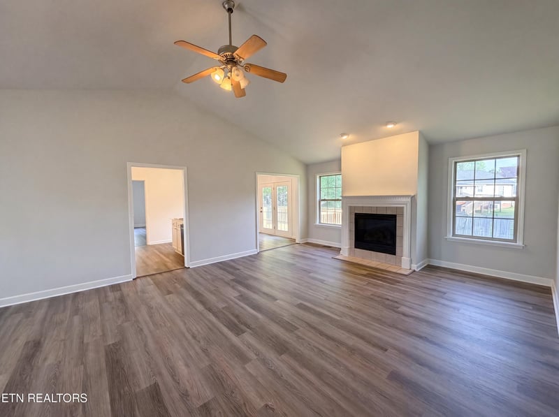 375 Walnut Ln, Corryton, TN 37721