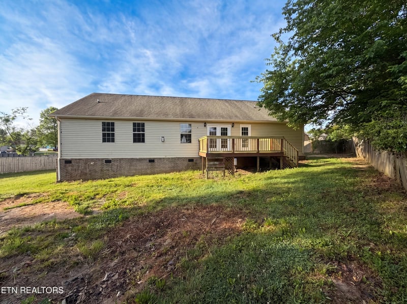375 Walnut Ln, Corryton, TN 37721