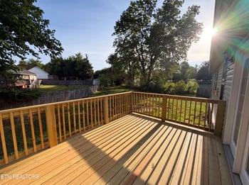 375 Walnut Ln, Corryton, TN 37721