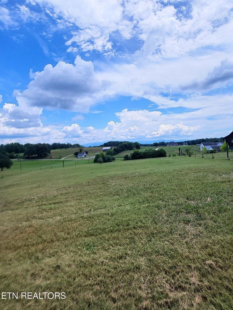 3750 Sinking Creek Rd, Greenback, TN 37742