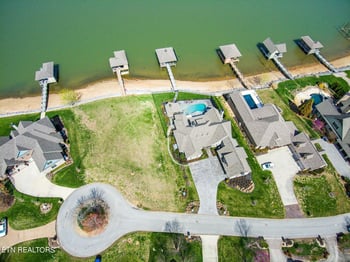 3758 Promontory Point, Louisville, TN 37777