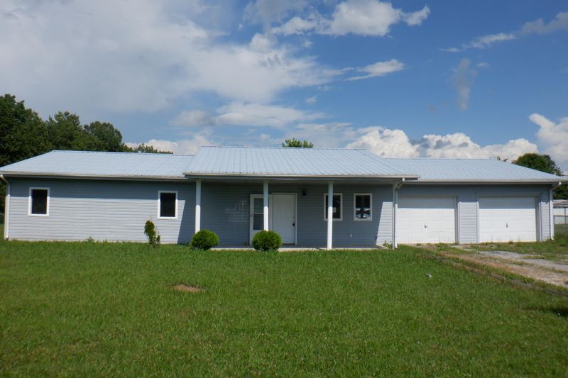 376 Caryonah Rd, Crossville, TN 38571