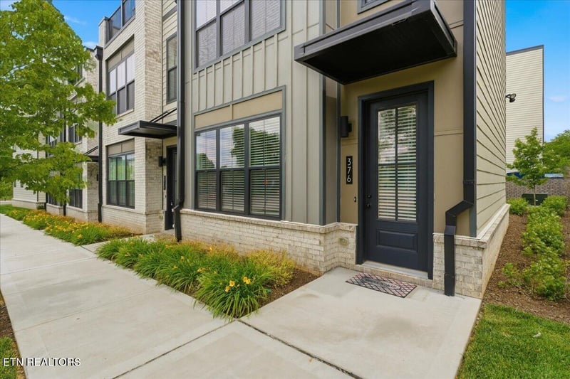 376 Mccormick St, Knoxville, TN 37920