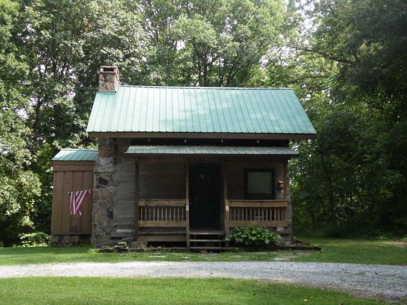 376 N Lowe Rd, Crossville, TN 38571