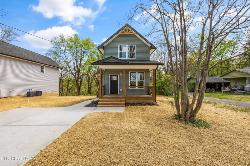 376 Nash Rd, Knoxville, TN 37914