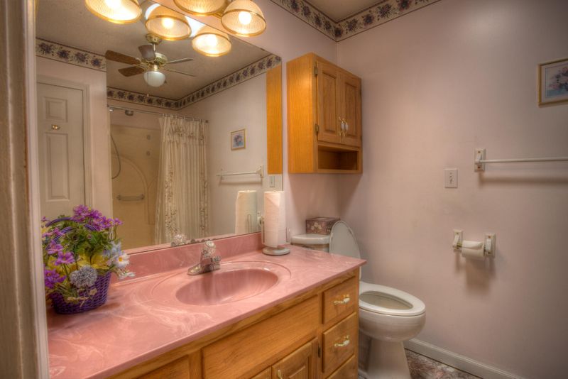 376 Southridge Cir, Crossville, TN 38555