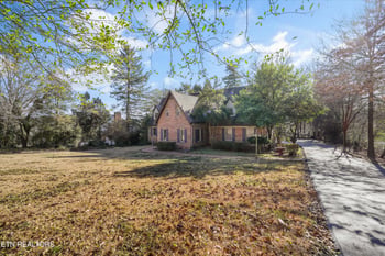 377 Dominion Cir, Knoxville, TN 37934