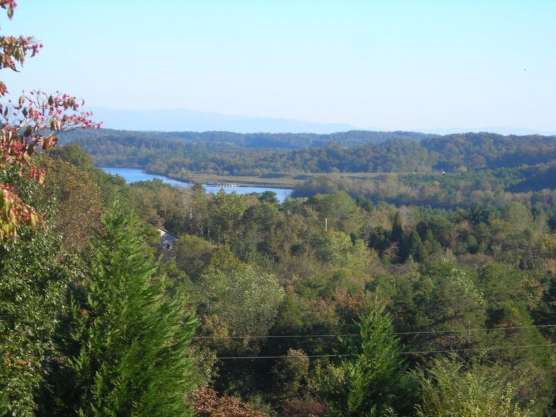 377 Elm Grv, Loudon, TN 37774