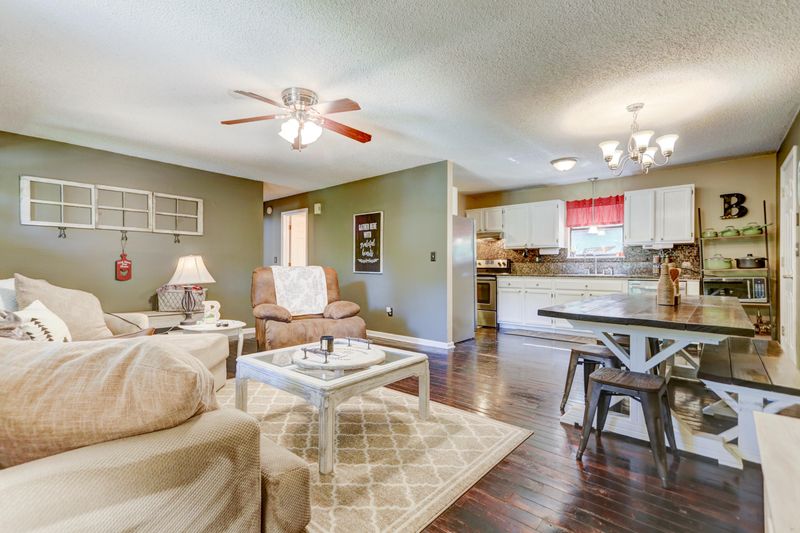 377 Satterfield Rd, Luttrell, TN 37779