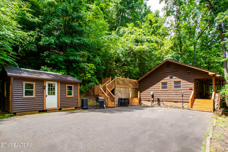 3770 Ravens Den Way, Pigeon Forge, TN 37862