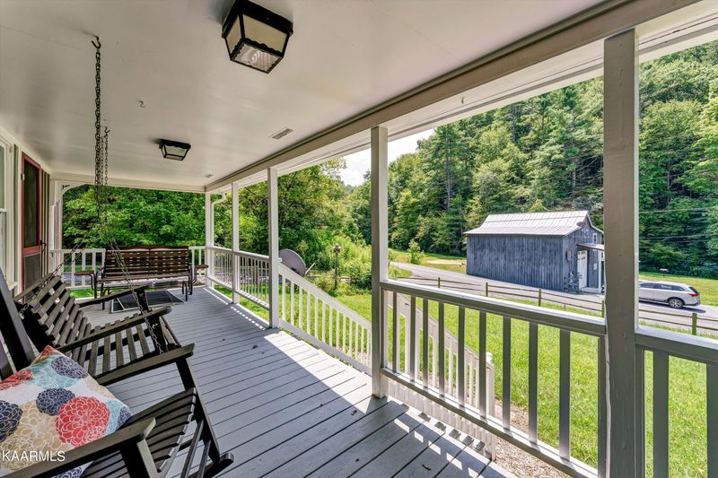 3771 Henry Town Rd, Sevierville, TN 37876