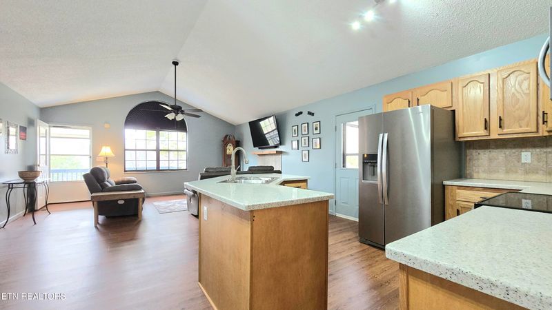 378 Booker Rd, Maynardville, TN 37807
