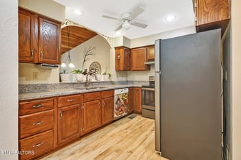 378 Lake Catherine Ct, Crossville, TN 38558