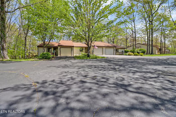 378 Lake Catherine Ct, Crossville, TN 38558