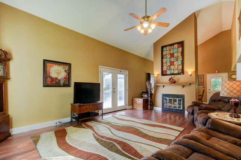 3781 Sugar Grove Valley Rd, Harriman, TN 37748
