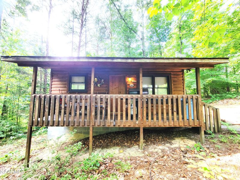 3786 Thomas Cross Rd, Sevierville, TN 37876