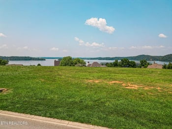 379 Cypress Pointe Dr, Lenoir City, TN 37772