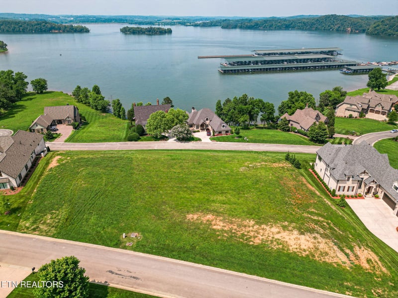 379 Cypress Pointe Dr, Lenoir City, TN 37772