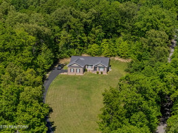 379 Hilltop Dr, Crossville, TN 38555