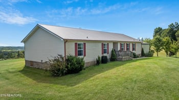 379 Walker Rd, Sharps Chapel, TN 37866