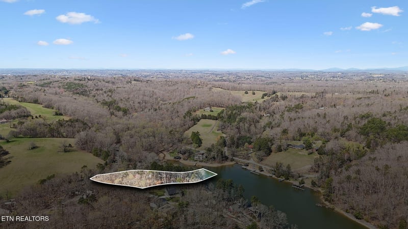 3798 Lakeland Dr, Lenoir City, TN 37772