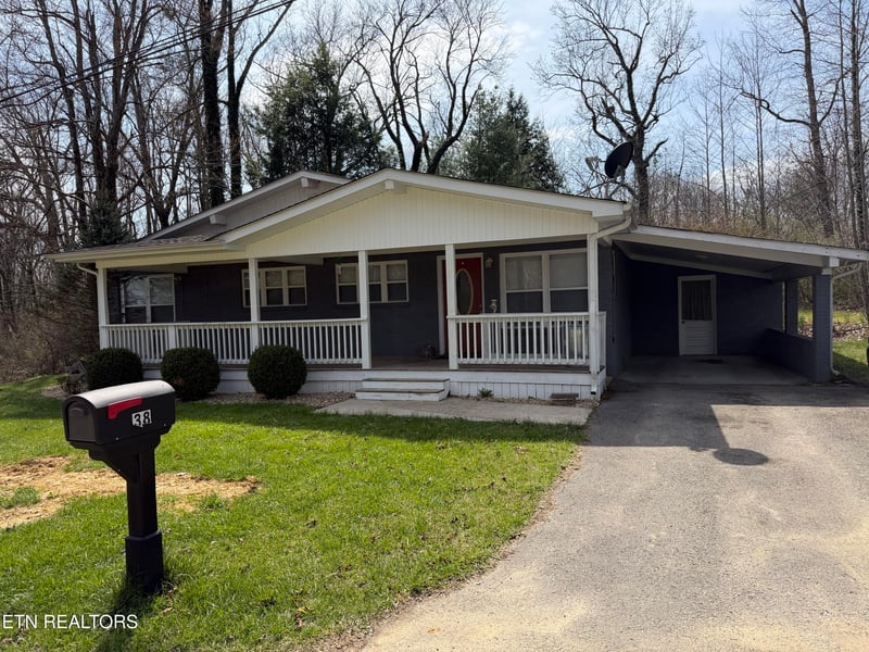 38 Oak Ln, Sparta, TN 38583