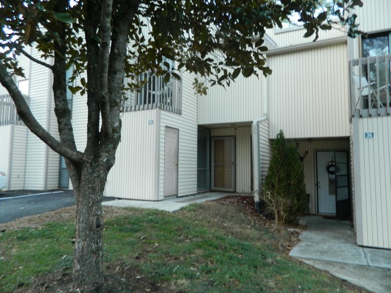 38 Valley Forge Dr, Oak Ridge, TN 37830