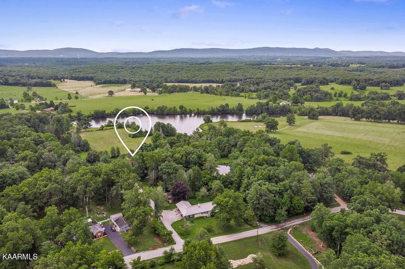 380 Dorton Rd, Crossville, TN 38555
