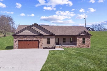 380 Hillvale Rd, Clinton, TN 37716