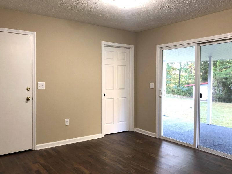 380 Hollifield Dr, Jacksboro, TN 37757