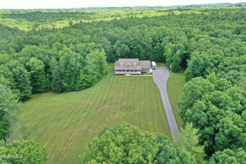 380 Laurel Branch Pvt Dr, Oneida, TN 37841