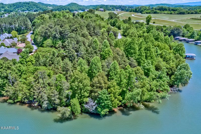 380 Marsh Hawk Dr, Vonore, TN 37885