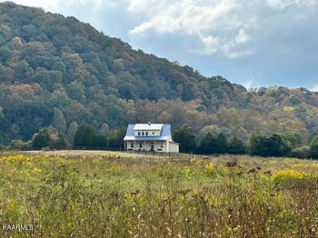 380 Pawnook Farm Rd, Lenoir City, TN 37771