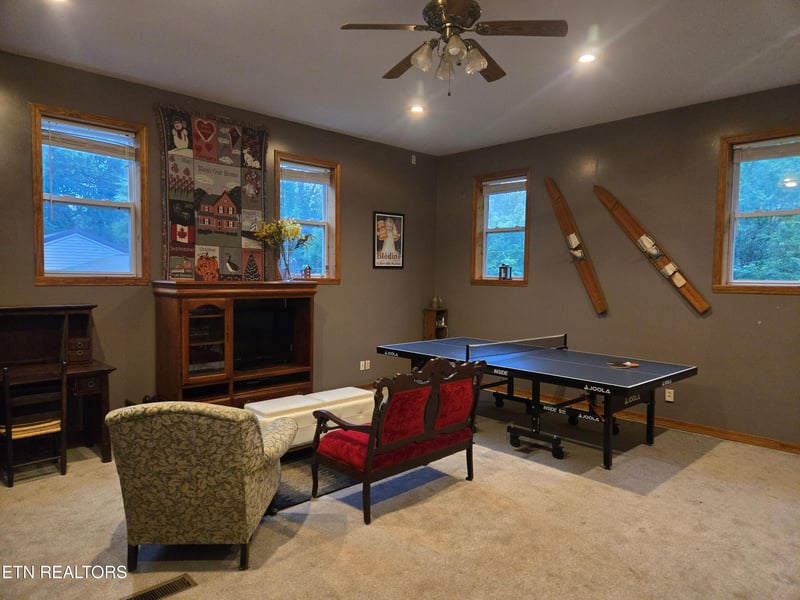 380 Vine Ave, Oneida, TN 37841