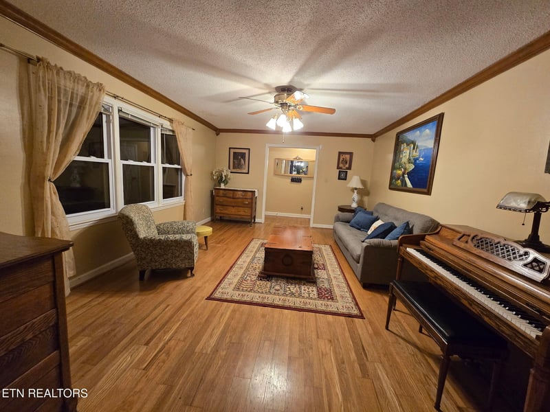 380 Vine Ave, Oneida, TN 37841