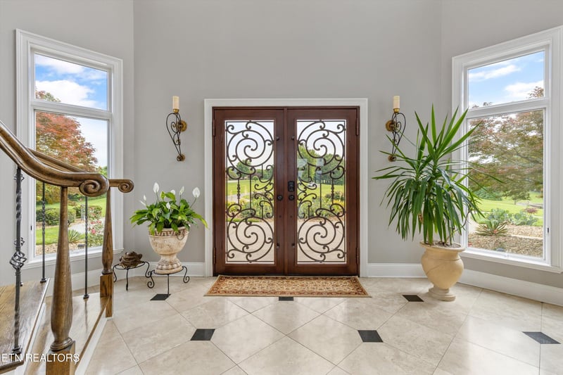 3801 Jackson Bend Dr, Louisville, TN 37777