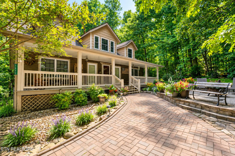 3803 Westwood Dr, Sevierville, TN 37862