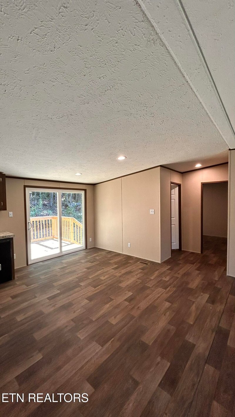 3804 Strong Rd, Mascot, TN 37806
