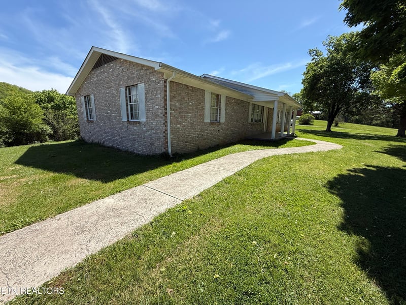 3805 Hickory Valley Rd, Maynardville, TN 37807
